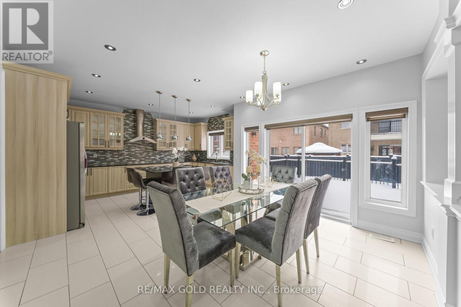 62 Bakersfield Road, Brampton, Ontario  L6P 3Y5 - Photo 7 - W12821092