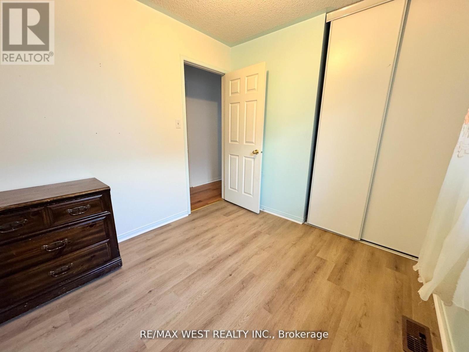 98 Four Seasons Circle, Brampton, Ontario  L7A 2A8 - Photo 29 - W12821108