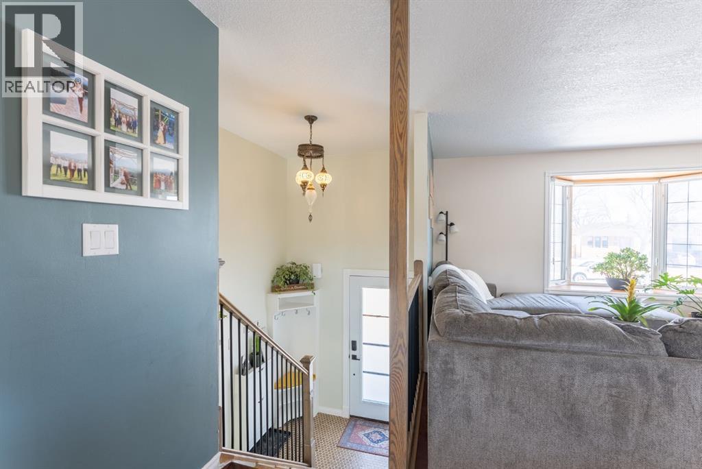 167 Chippewa Crescent W, Lethbridge, Alberta  T1K 5B4 - Photo 4 - A2288336