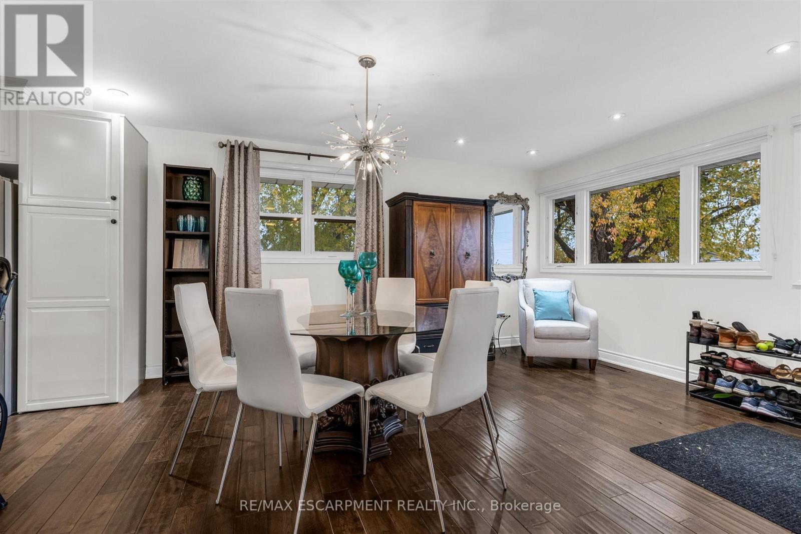 21 LAKESIDE DRIVE, Grimsby, Ontario