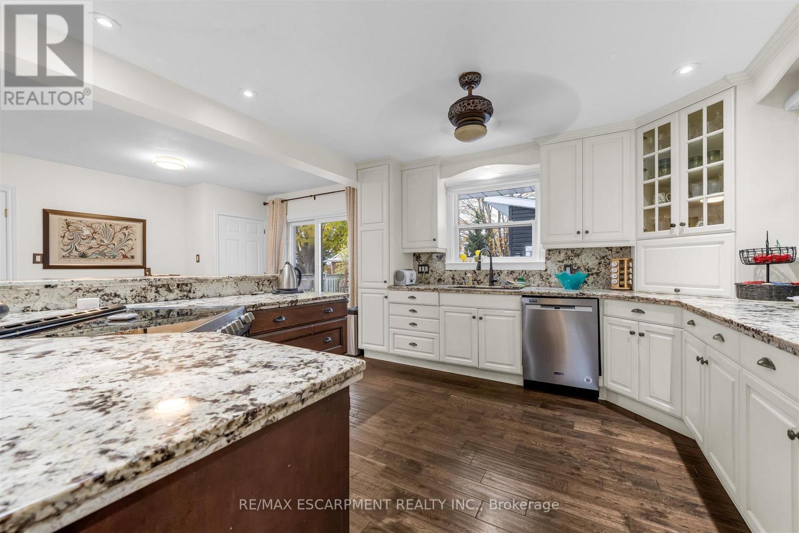 21 Lakeside Drive, Grimsby, Ontario  L3M 2K9 - Photo 15 - X12821094