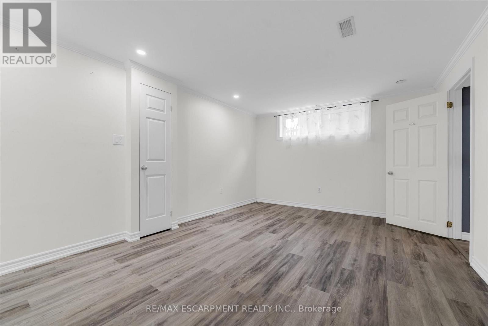 21 Lakeside Drive, Grimsby, Ontario  L3M 2K9 - Photo 28 - X12821094