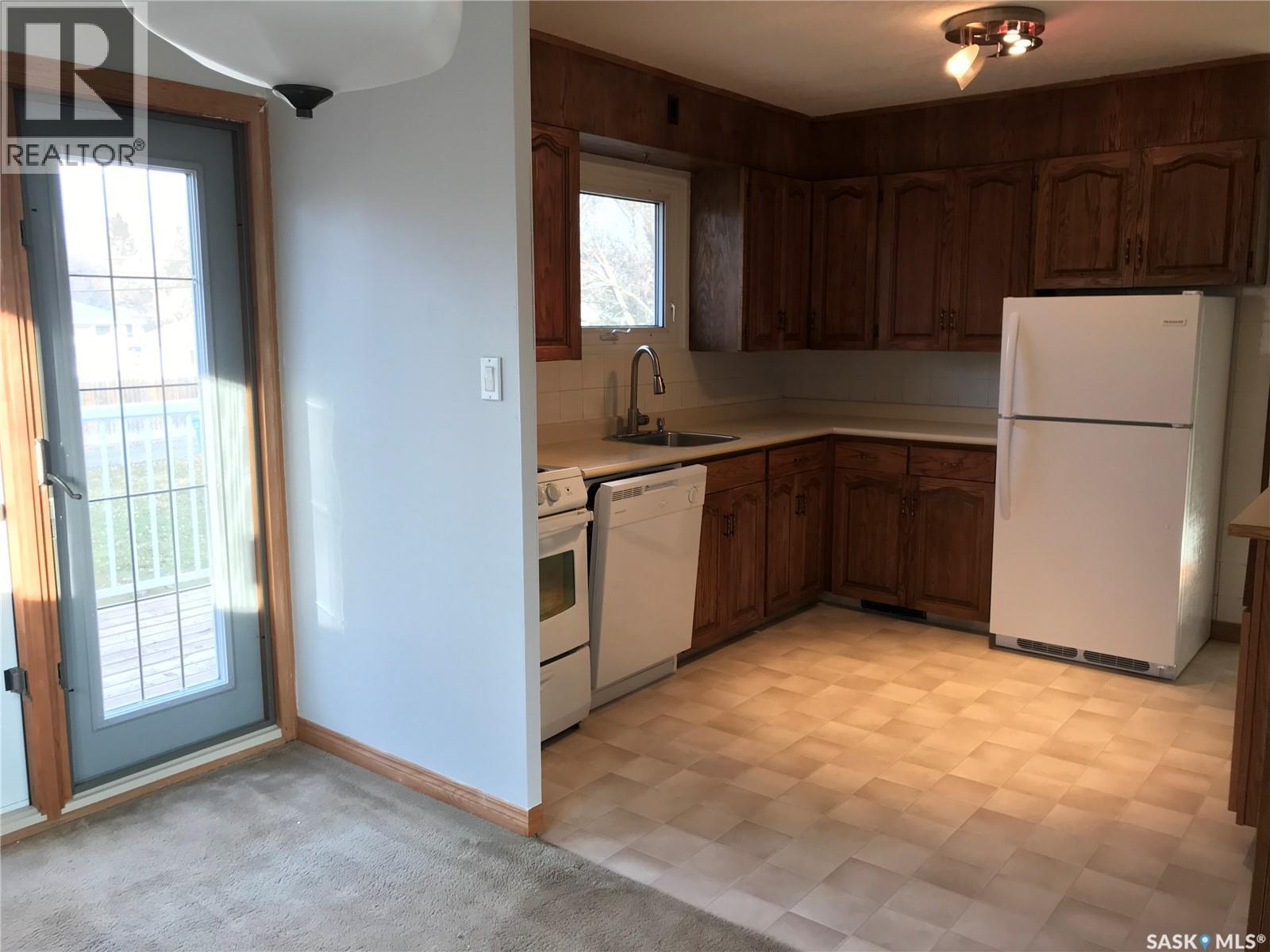 348 27th Street W, Prince Albert, Saskatchewan  S6V 4S1 - Photo 9 - SK029182