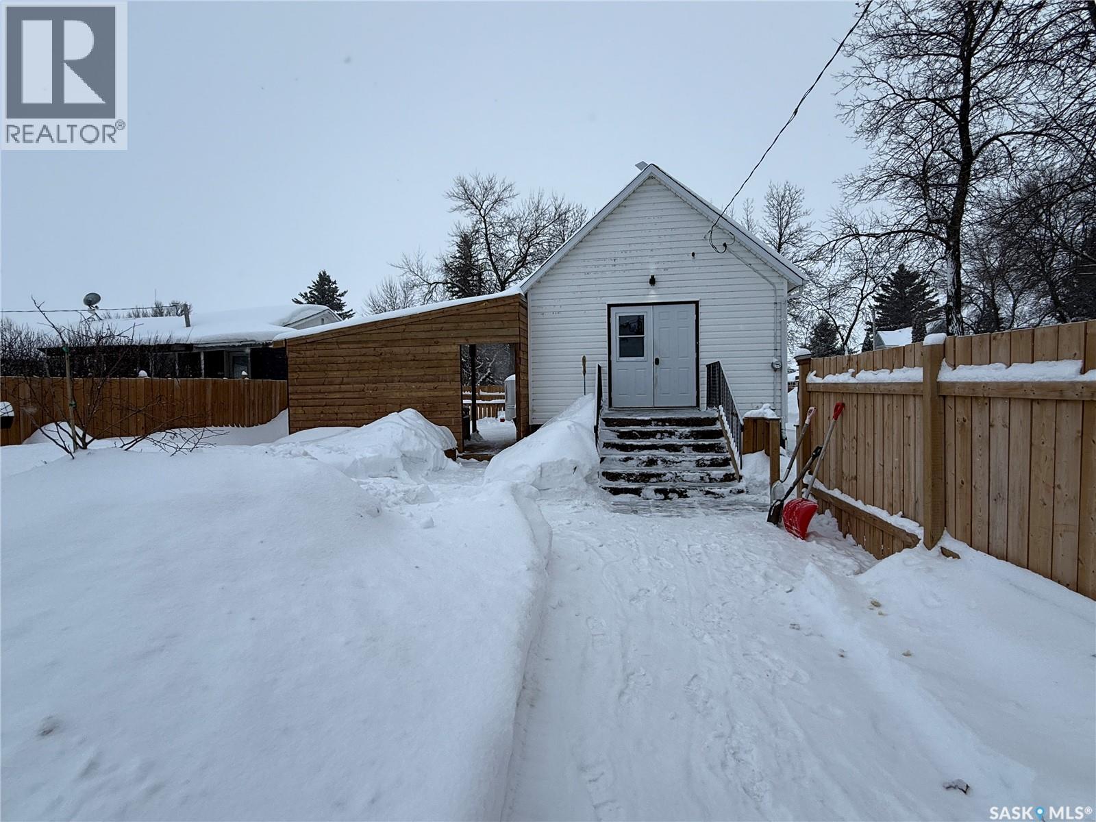 201 1st Street Ne, Watson, Saskatchewan  S0K 4V0 - Photo 2 - SK029181