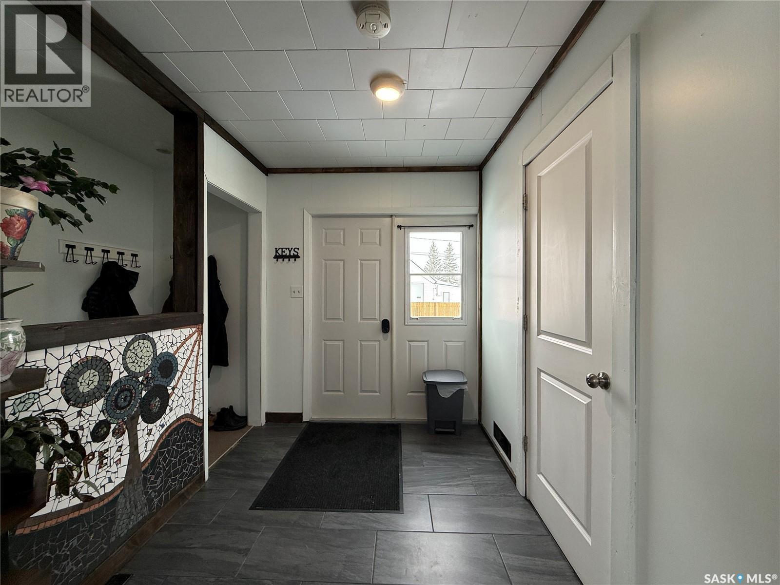 201 1st Street Ne, Watson, Saskatchewan  S0K 4V0 - Photo 4 - SK029181