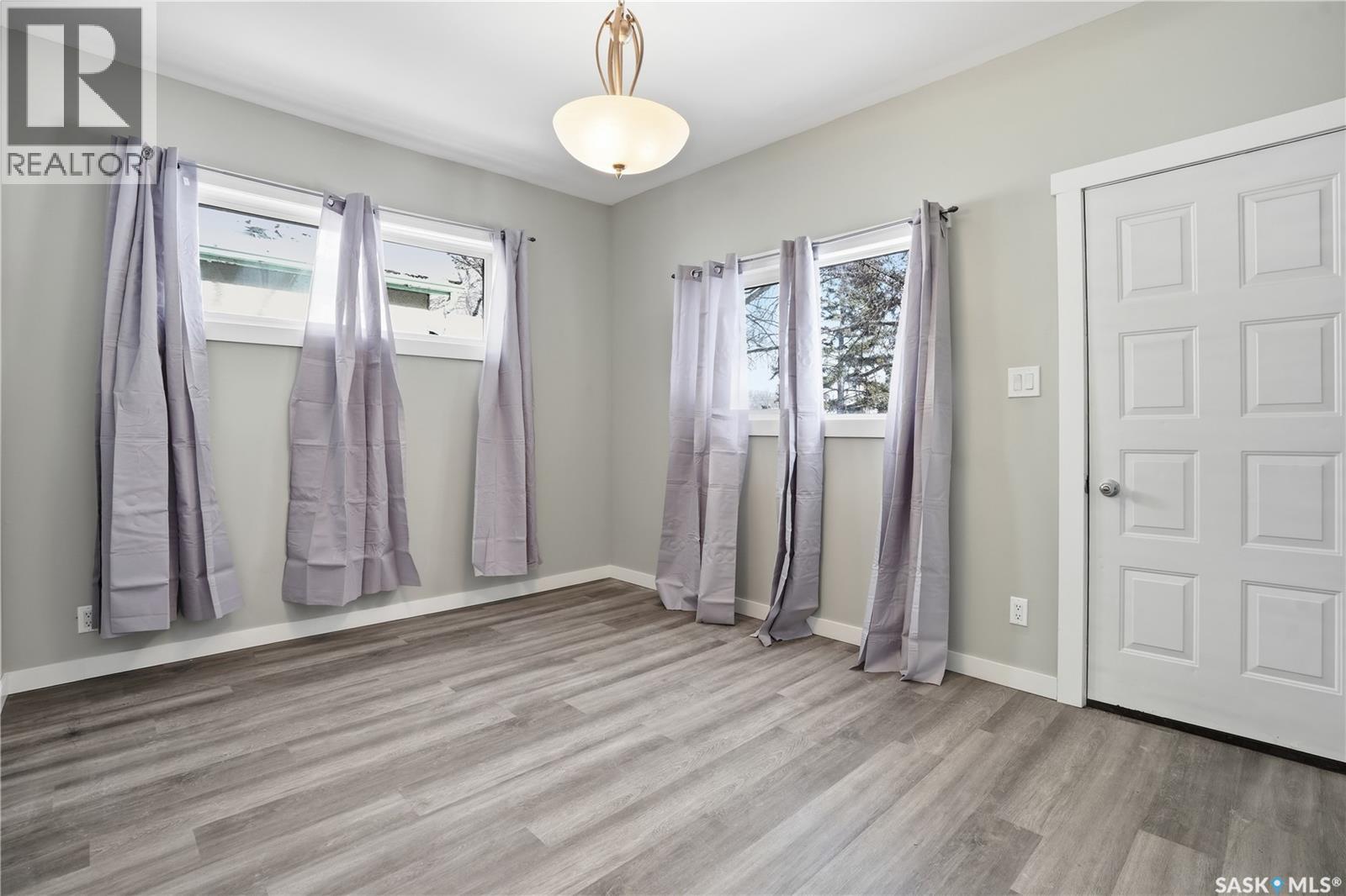 726 Cameron Street, Regina, Saskatchewan  S4T 2S1 - Photo 3 - SK029173