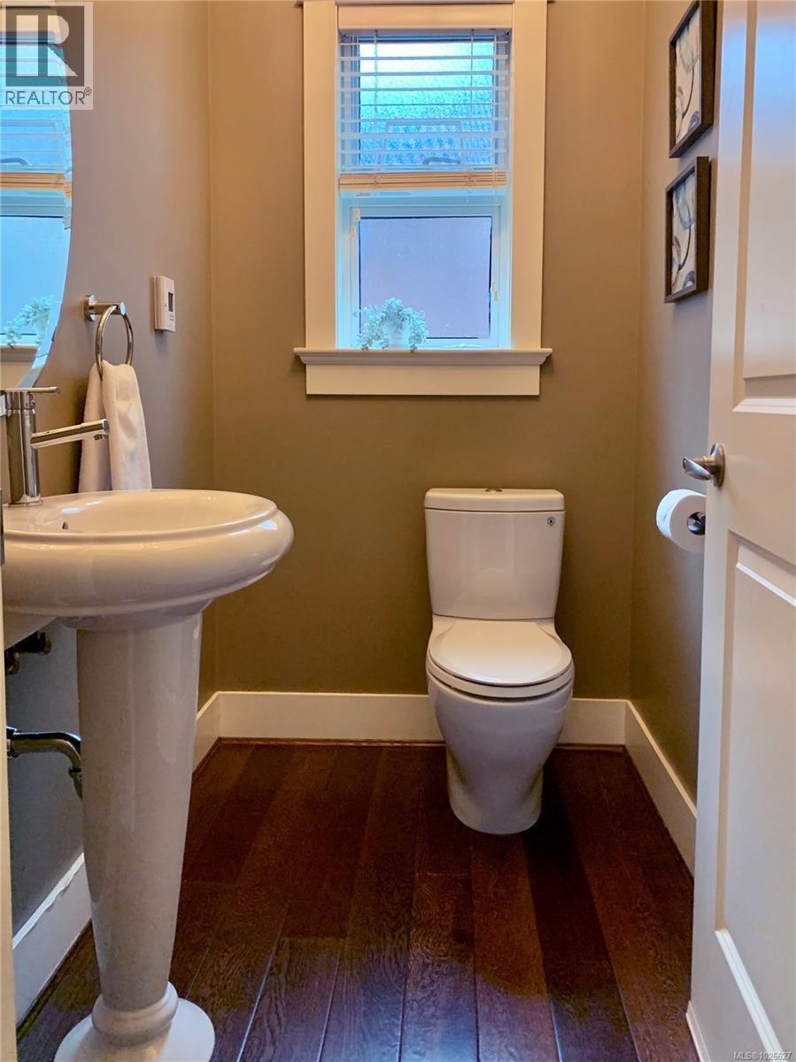 15 675 Superior St, Victoria, British Columbia  V8V 1V1 - Photo 14 - 1026627