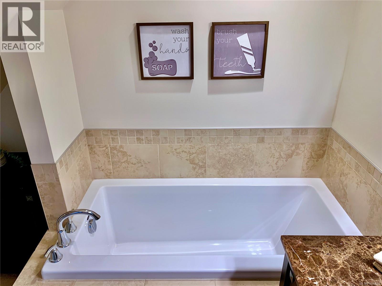 15 675 Superior St, Victoria, British Columbia  V8V 1V1 - Photo 21 - 1026627