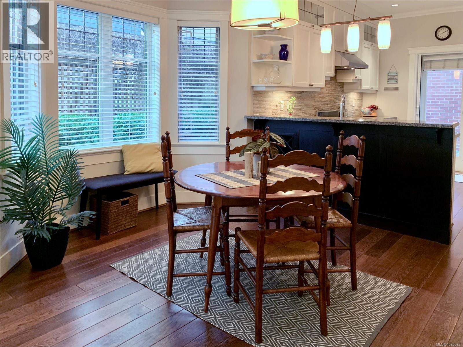 15 675 Superior St, Victoria, British Columbia  V8V 1V1 - Photo 6 - 1026627