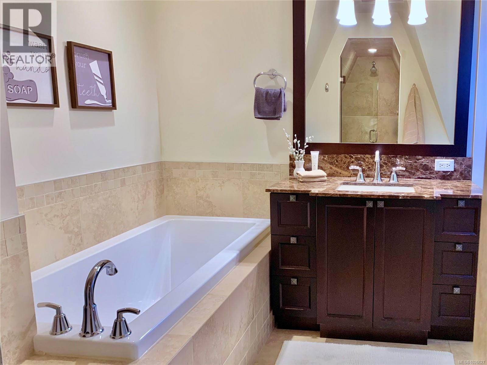 15 675 Superior St, Victoria, British Columbia  V8V 1V1 - Photo 18 - 1026627