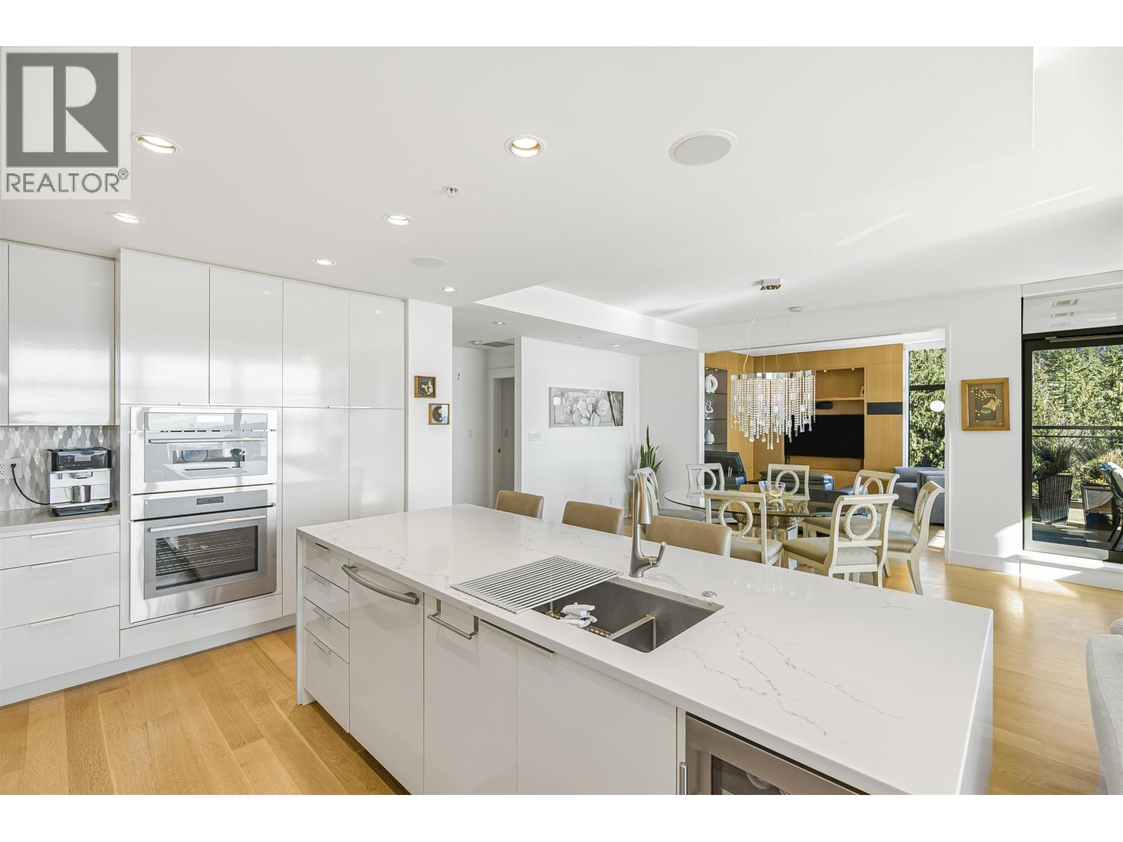 1001 3315 Cypress Place, West Vancouver, British Columbia  V7S 3J7 - Photo 15 - R3093586