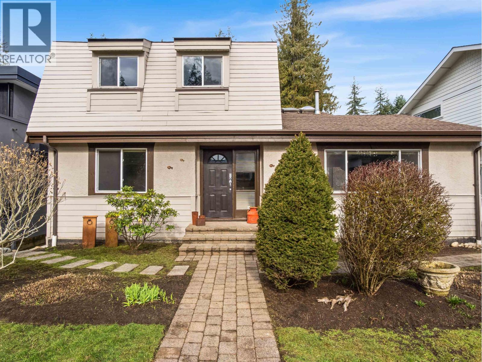 1140 W 20TH STREET, North Vancouver, British Columbia