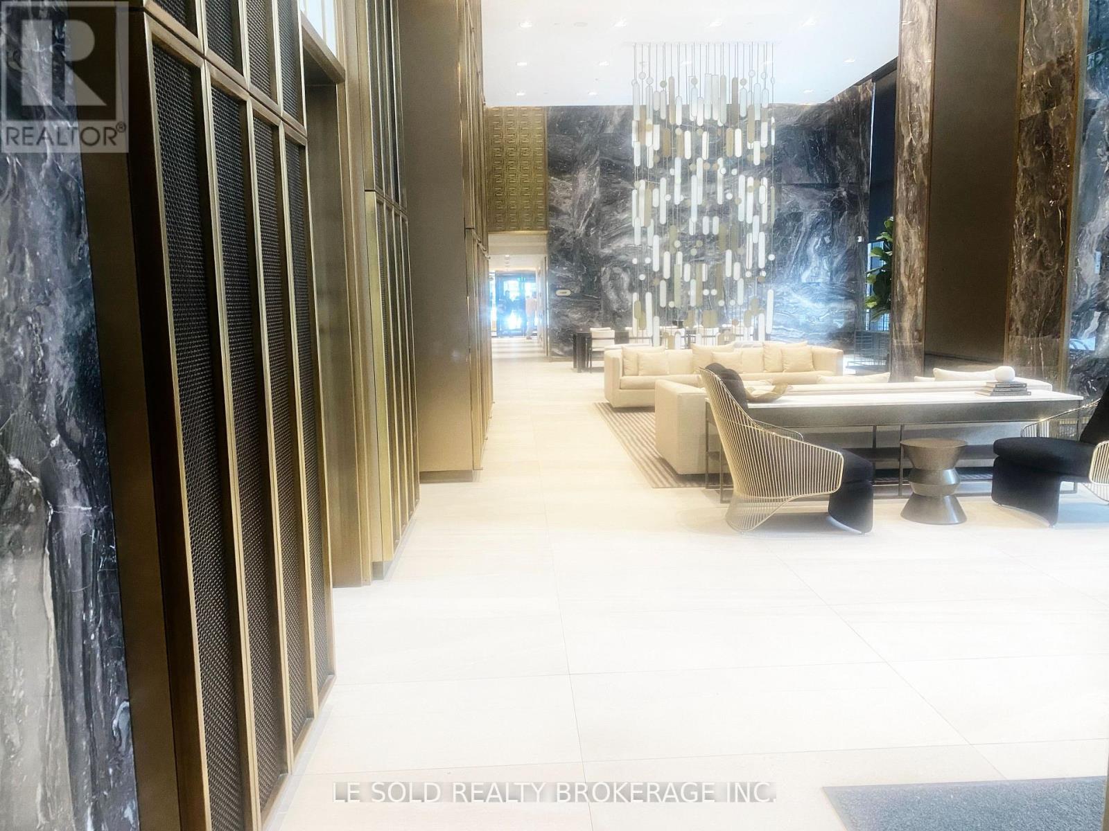 704 Room#4 - 127 Broadway Avenue, Toronto, Ontario  M4P 1V4 - Photo 4 - C12817520