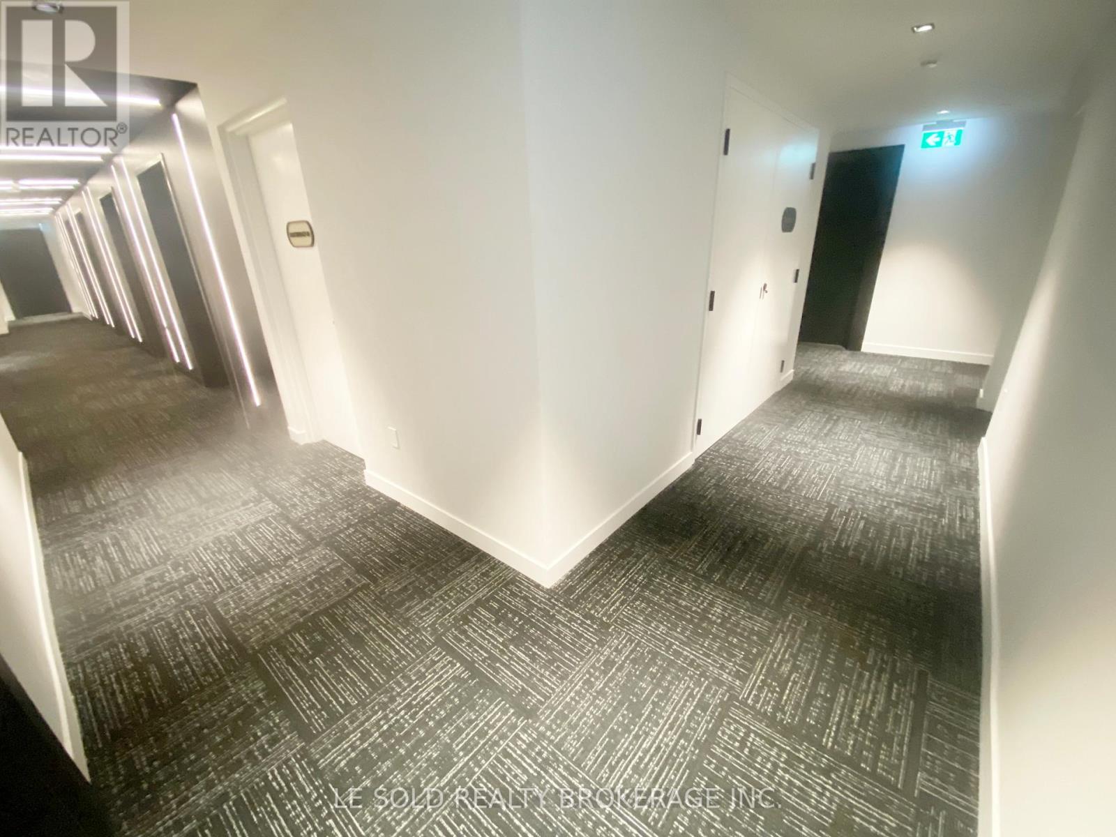 704 Room#4 - 127 Broadway Avenue, Toronto, Ontario  M4P 1V4 - Photo 8 - C12817520