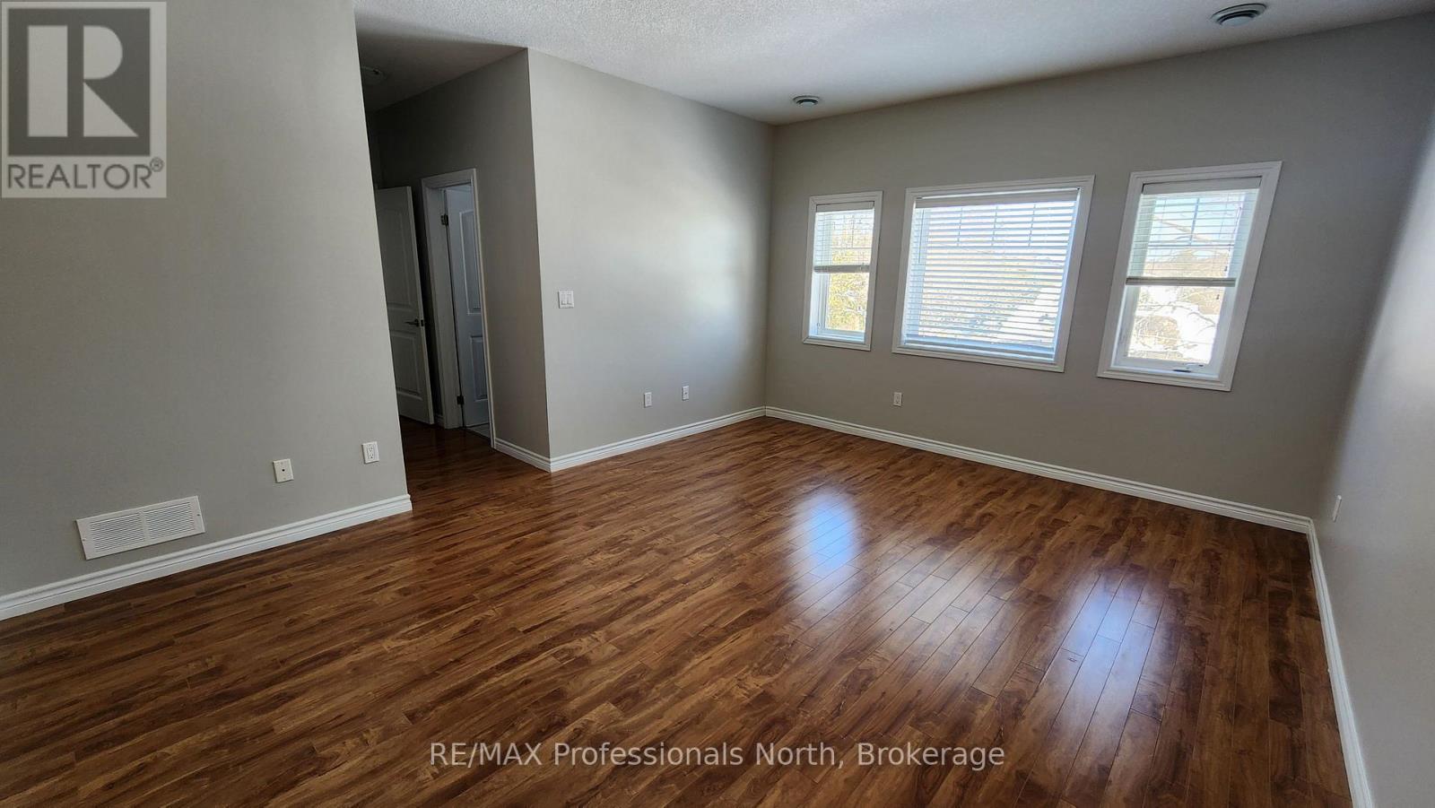 19 Duncan Street E, Huntsville (Chaffey), Ontario  P1H 1P6 - Photo 10 - X12821122