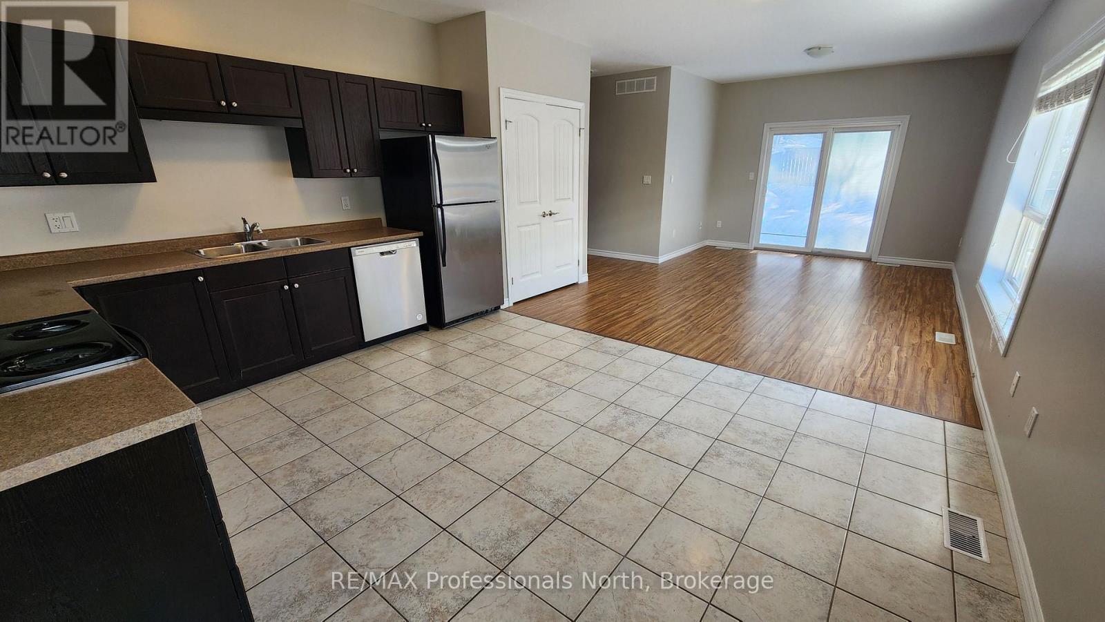 19 Duncan Street E, Huntsville (Chaffey), Ontario  P1H 1P6 - Photo 23 - X12821122