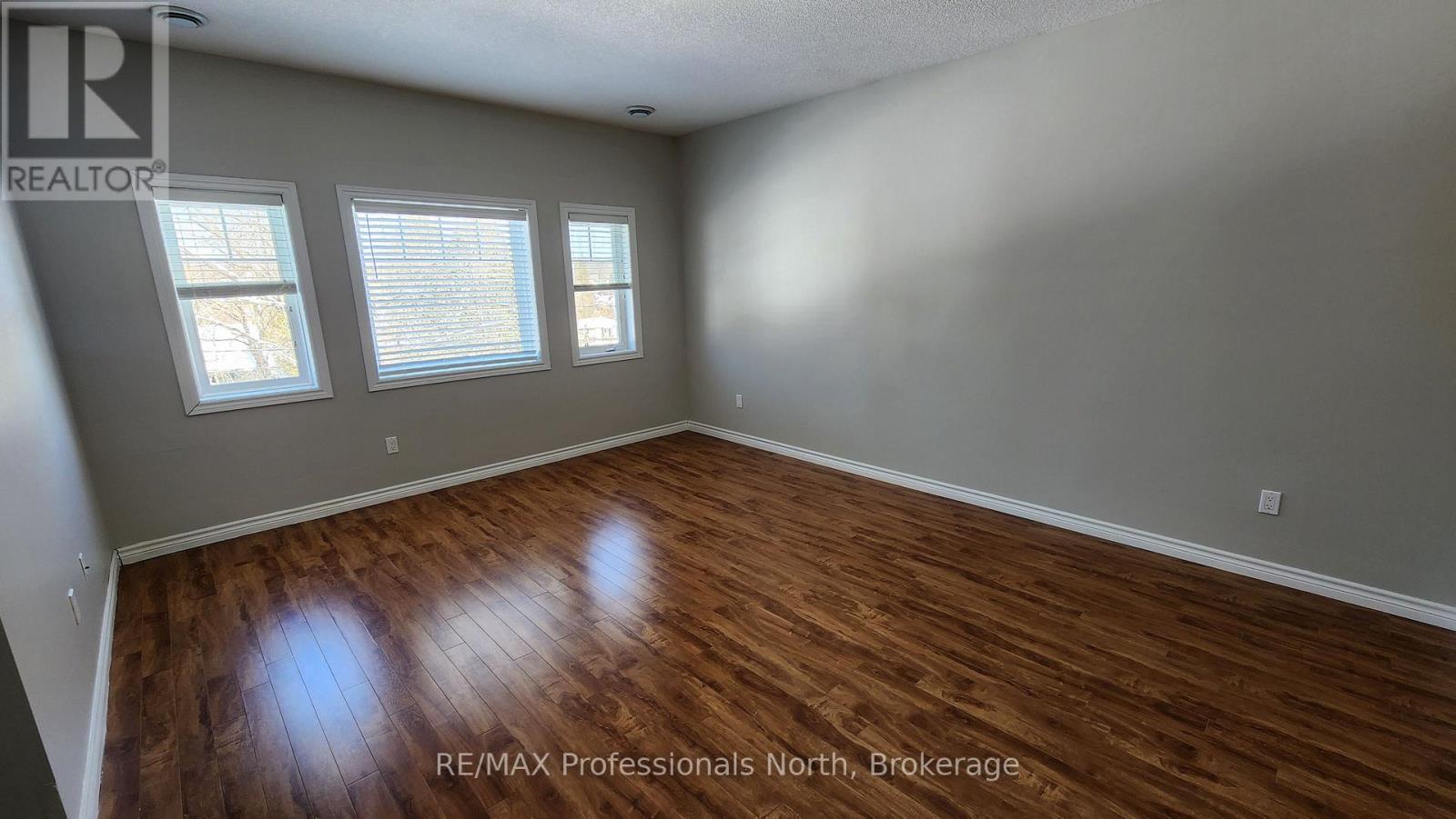 19 Duncan Street E, Huntsville (Chaffey), Ontario  P1H 1P6 - Photo 9 - X12821122