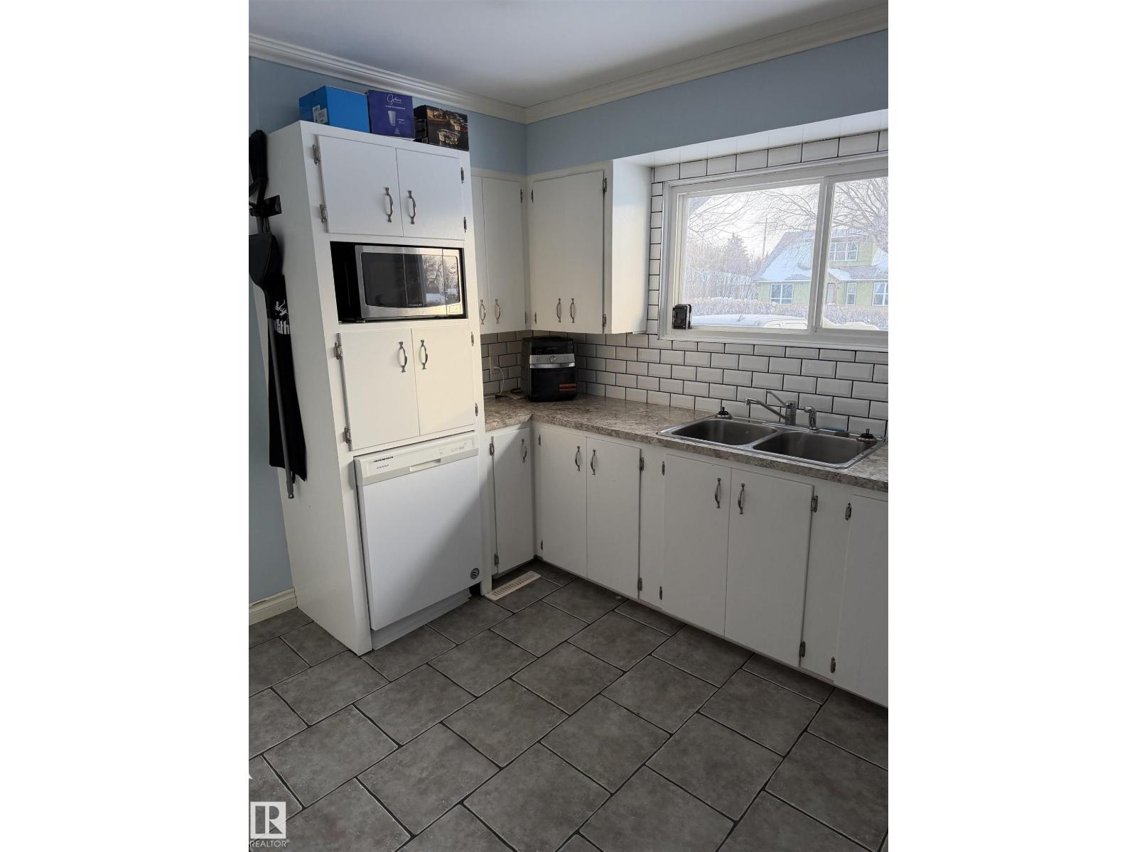 4506 53 Avenue, Barrhead, Alberta  T7N 1A1 - Photo 8 - E4474818