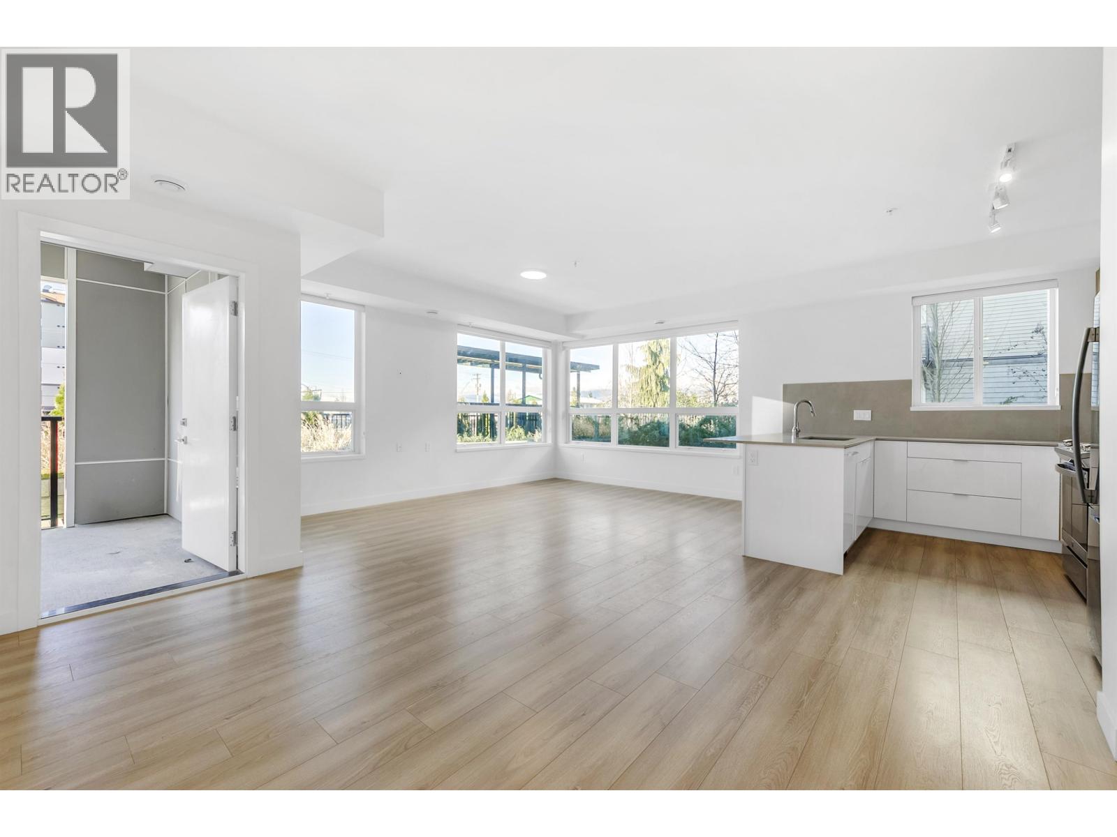 104 11913 Burnett Street, Maple Ridge, British Columbia  V2X 4N1 - Photo 2 - R3093714