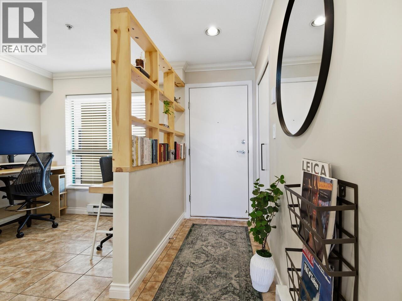 403 212 Lonsdale Avenue, North Vancouver, British Columbia  V7M 2G1 - Photo 2 - R3093719