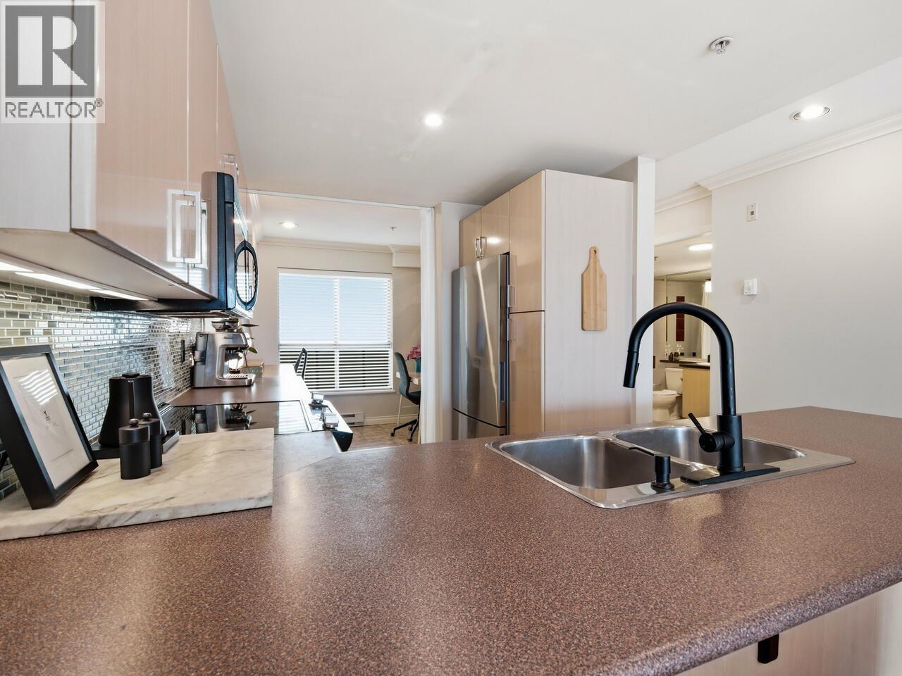 403 212 Lonsdale Avenue, North Vancouver, British Columbia  V7M 2G1 - Photo 5 - R3093719