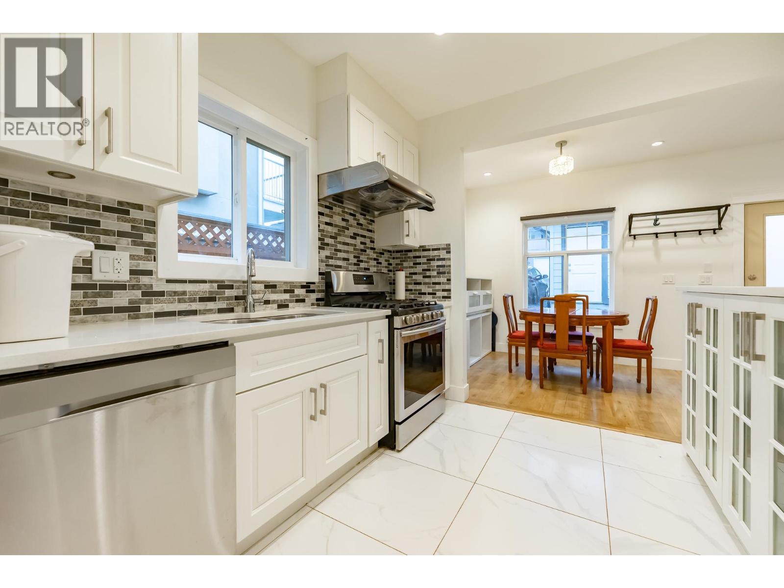 5258 Norfolk Street, Burnaby, British Columbia  V5G 1G2 - Photo 6 - R3092629