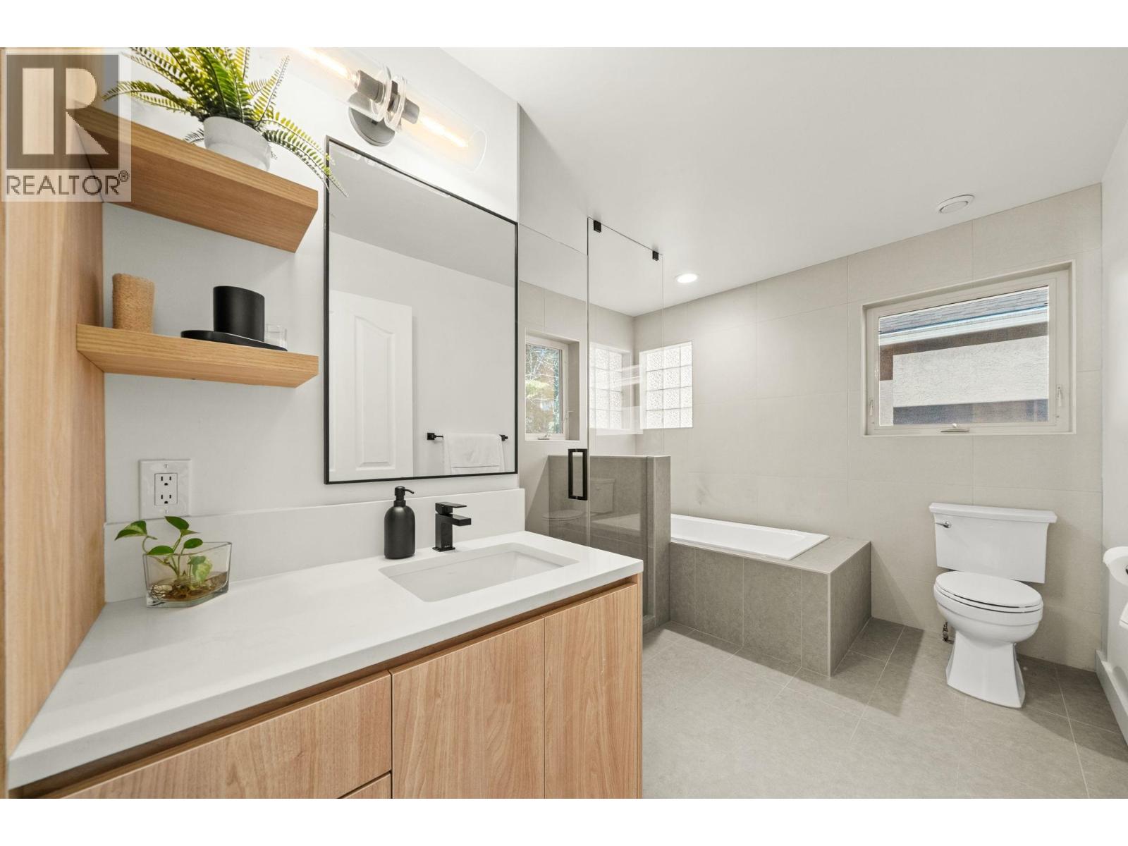 1725 Orkney Place, North Vancouver, British Columbia  V7H 2Z1 - Photo 24 - R3093691