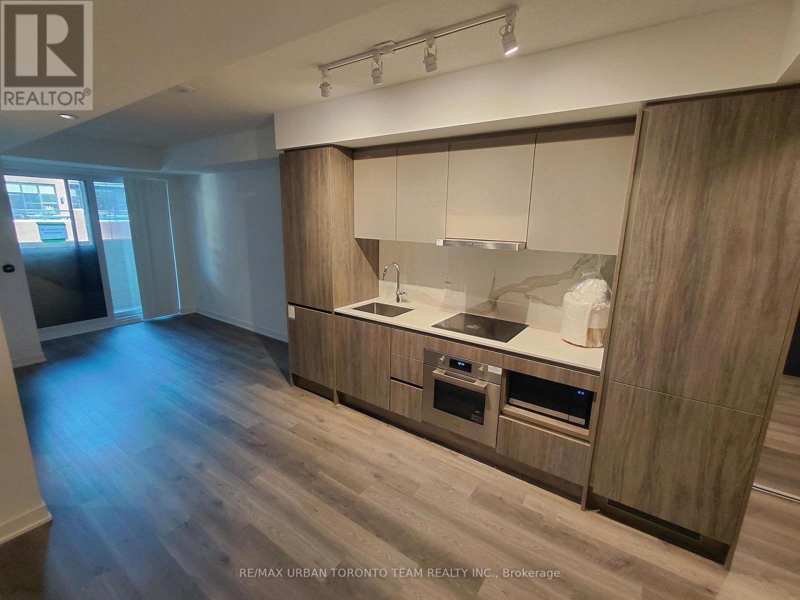 702 - 180 Front Street E, Toronto, Ontario  M5A 0K9 - Photo 2 - C12821132