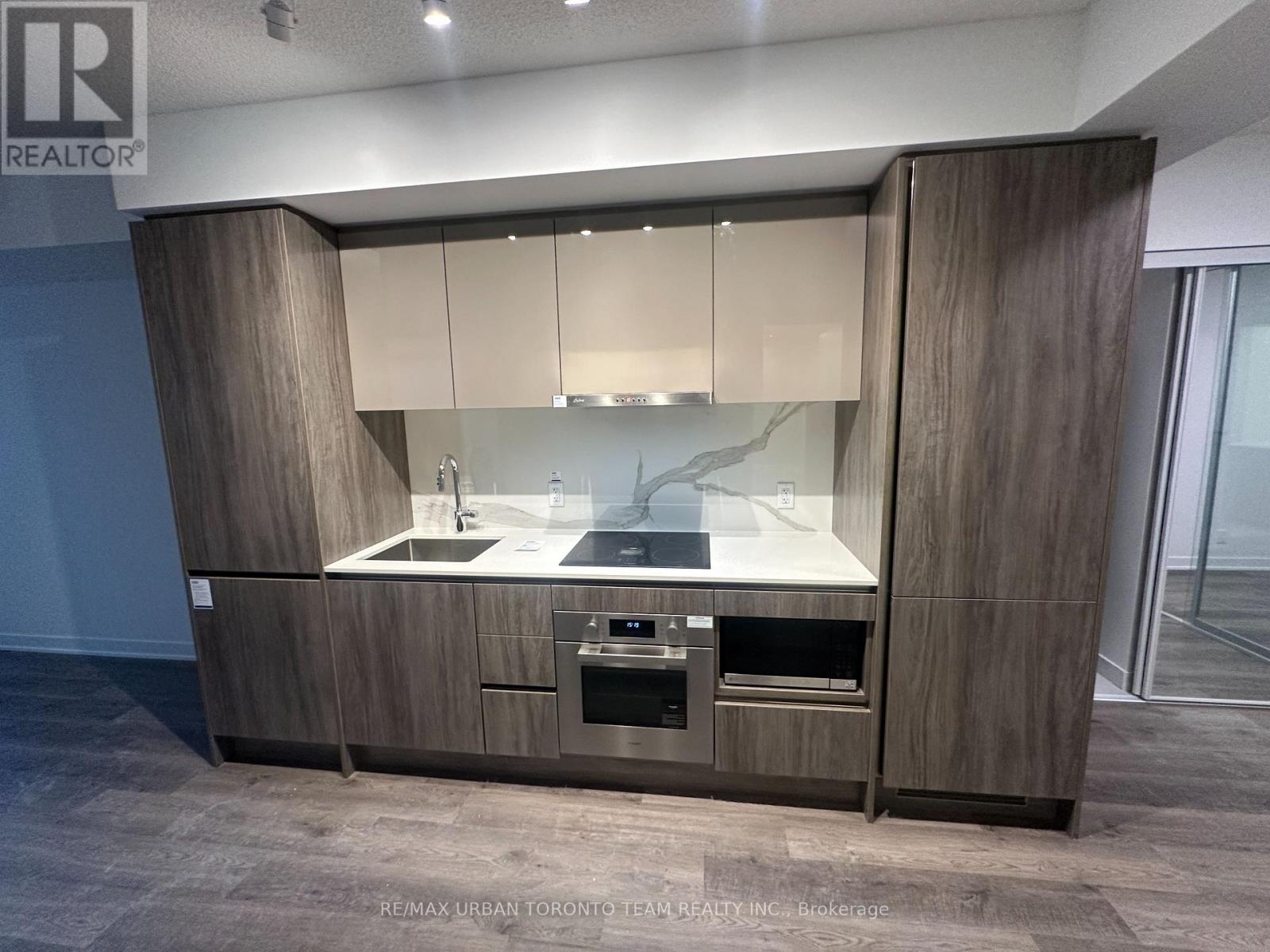 702 - 180 Front Street E, Toronto, Ontario  M5A 0K9 - Photo 4 - C12821132