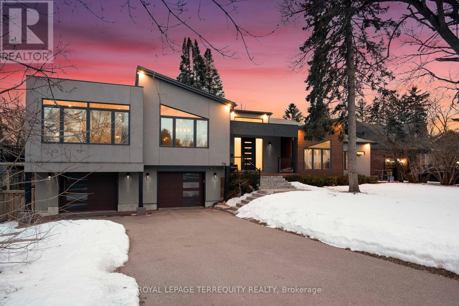 716 NORTH SHORE BOULEVARD E, Burlington, Ontario