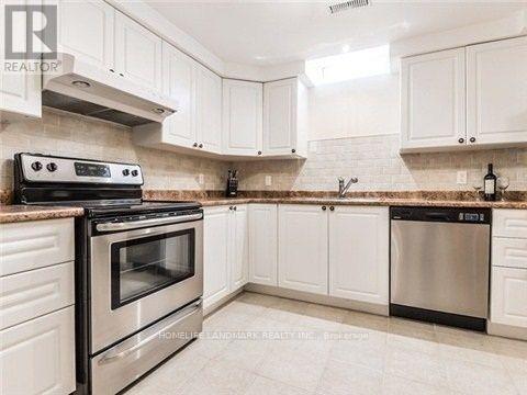 217 Flagstone Way, Newmarket, Ontario  L3X 2Y2 - Photo 3 - N12821126