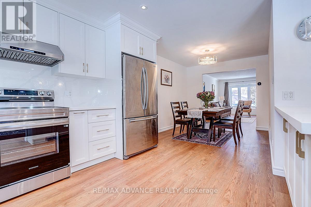 25 West Borough Street E, Markham, Ontario  L3T 4V6 - Photo 14 - N12821138