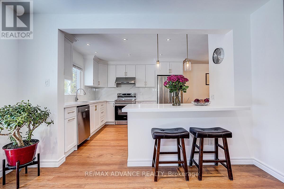 25 West Borough Street E, Markham, Ontario  L3T 4V6 - Photo 16 - N12821138