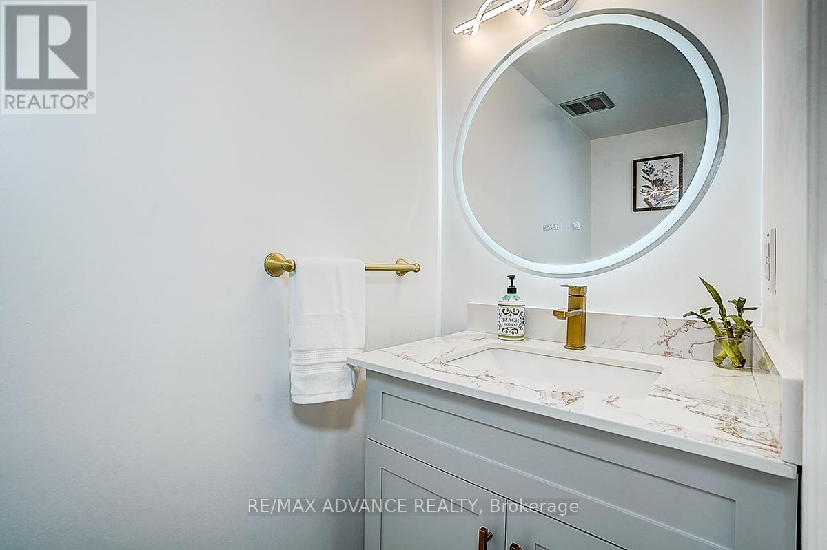 25 West Borough Street E, Markham, Ontario  L3T 4V6 - Photo 23 - N12821138