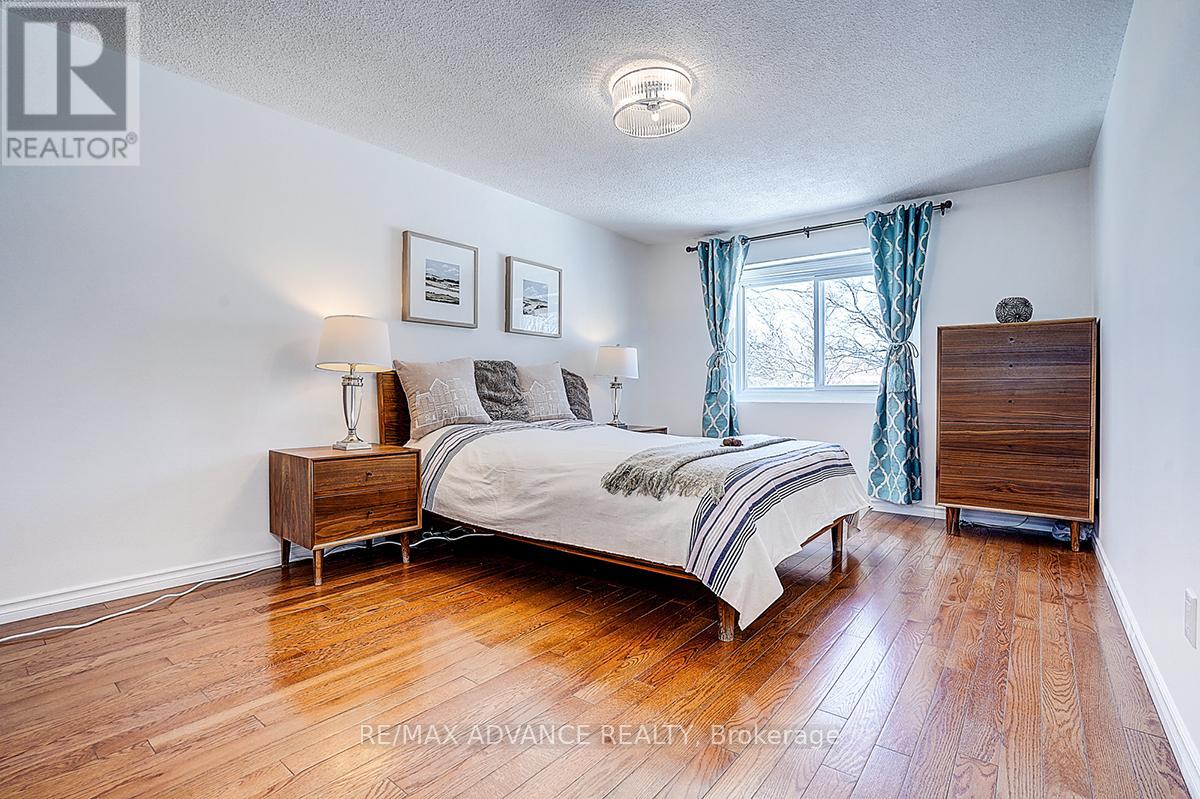 25 West Borough Street E, Markham, Ontario  L3T 4V6 - Photo 27 - N12821138