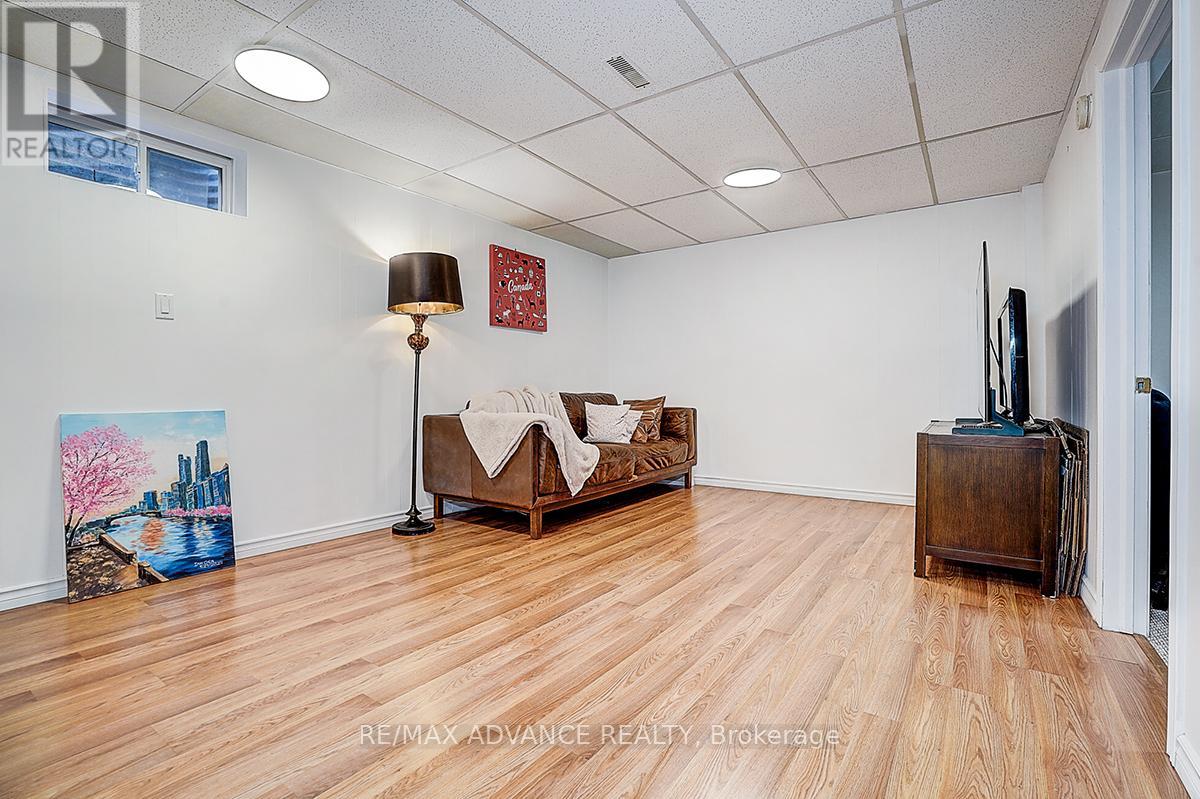 25 West Borough Street E, Markham, Ontario  L3T 4V6 - Photo 38 - N12821138