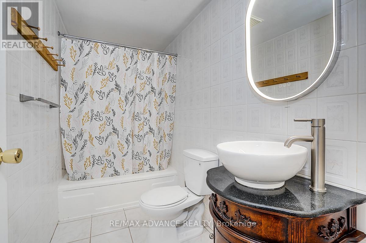 25 West Borough Street E, Markham, Ontario  L3T 4V6 - Photo 46 - N12821138