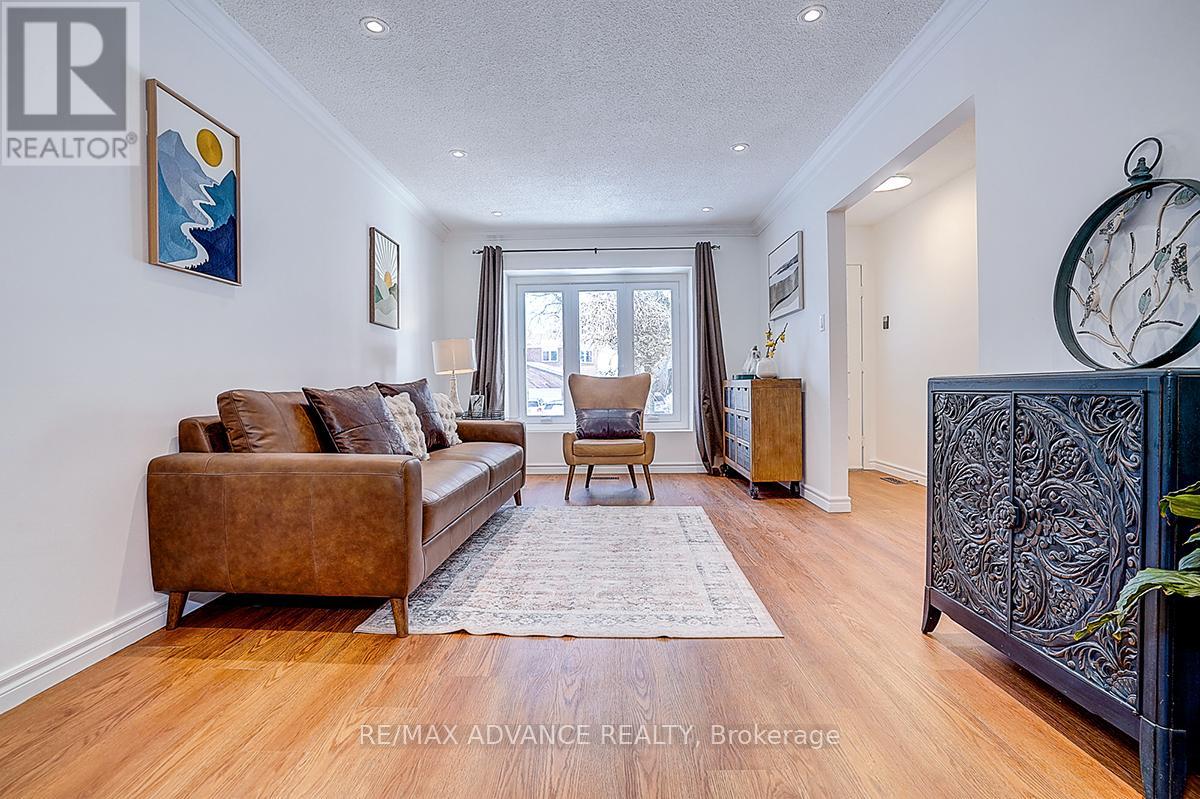 25 West Borough Street E, Markham, Ontario  L3T 4V6 - Photo 6 - N12821138