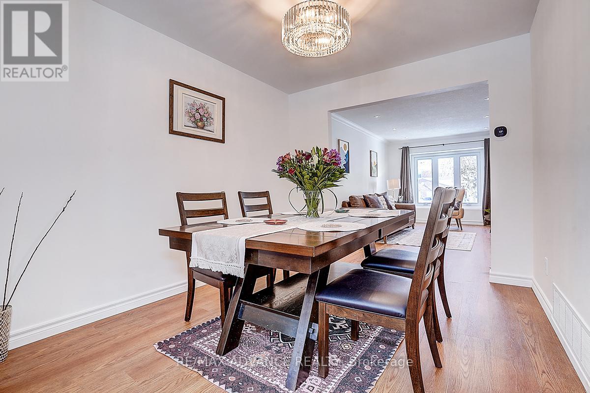 25 West Borough Street E, Markham, Ontario  L3T 4V6 - Photo 9 - N12821138