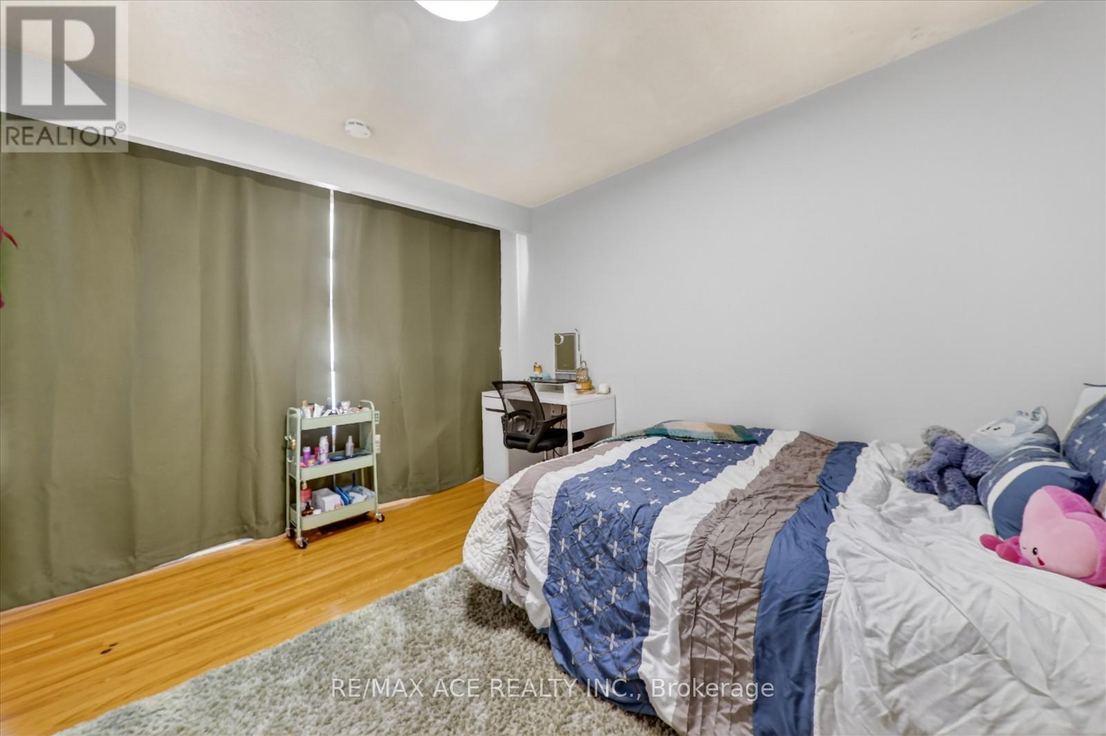 83 Ward Avenue, Hamilton, Ontario  L8S 2E8 - Photo 10 - X12821134