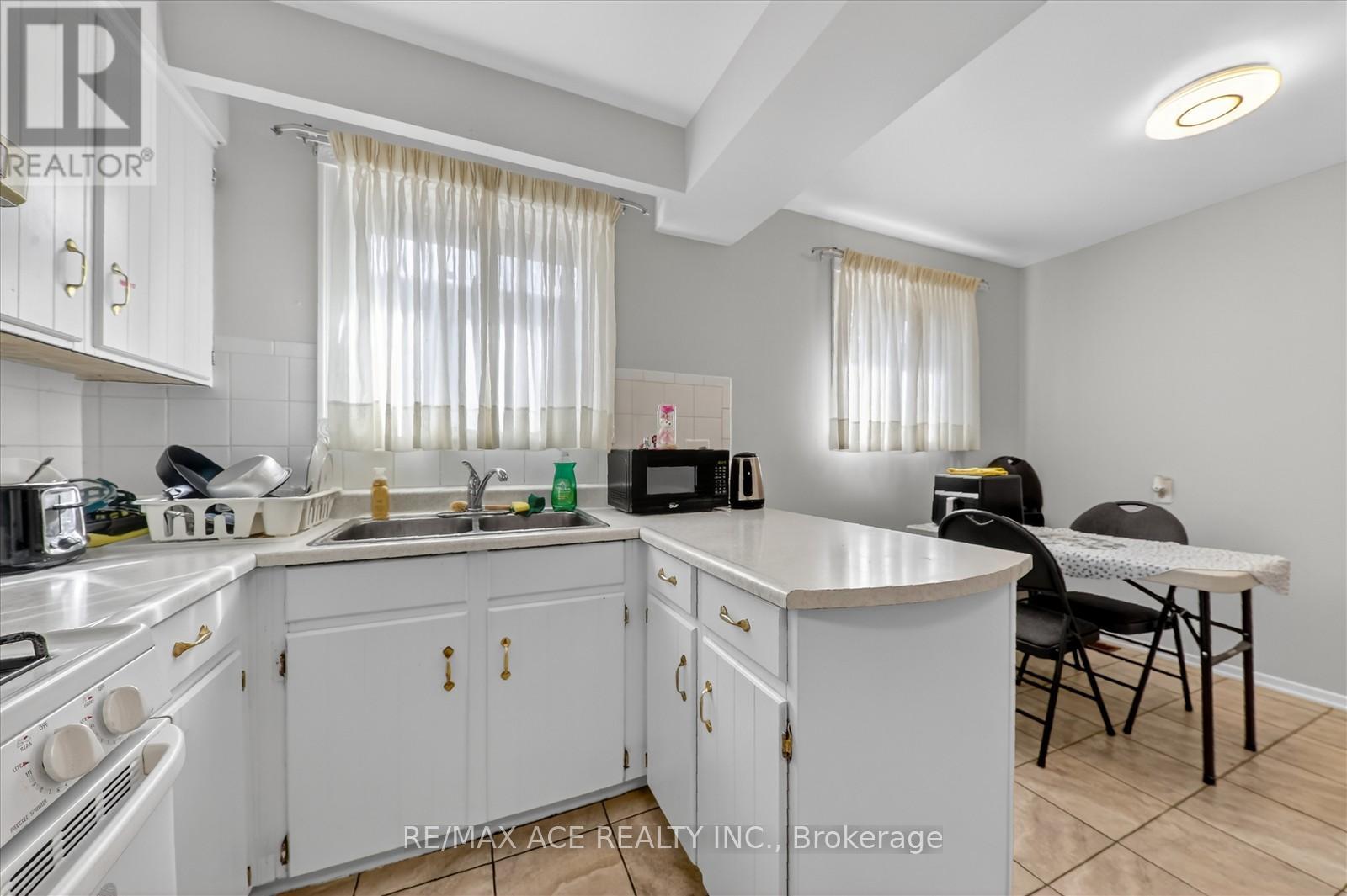 83 Ward Avenue, Hamilton, Ontario  L8S 2E8 - Photo 15 - X12821134