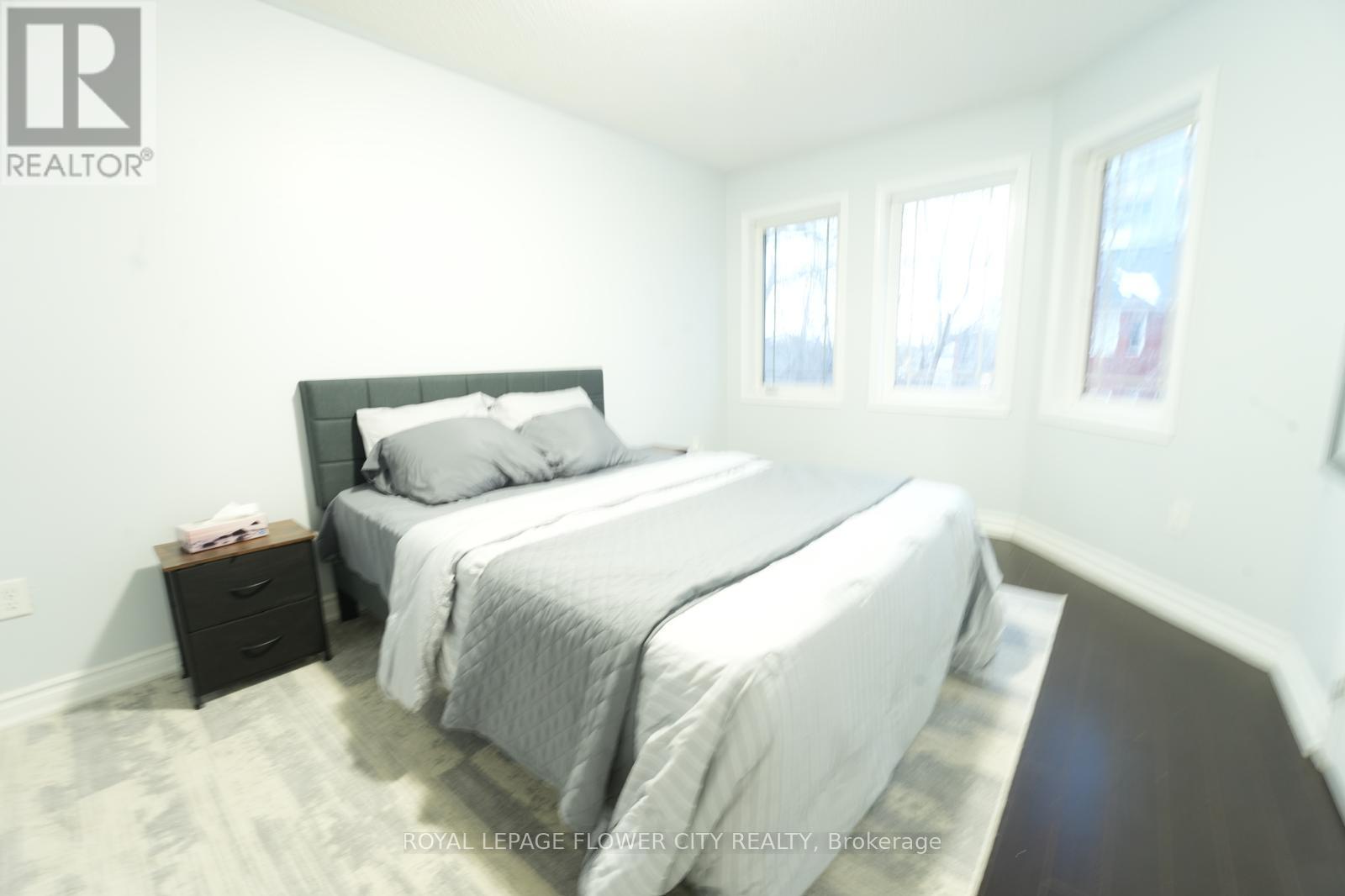 8 - 50 Hillcrest Avenue, Brampton, Ontario  L6W 0B1 - Photo 9 - W12821028