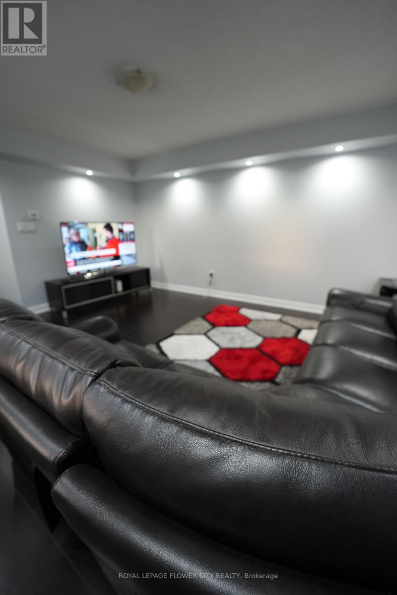 8 - 50 Hillcrest Avenue, Brampton, Ontario  L6W 0B1 - Photo 6 - W12821028