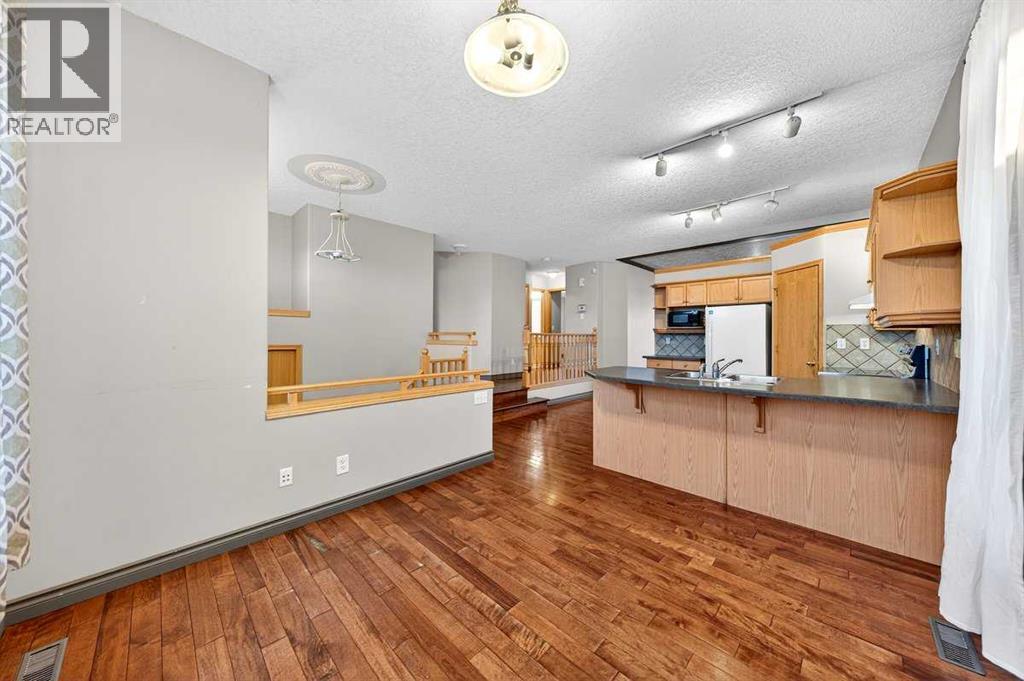 68 Silver Springs Way Nw, Airdrie, Alberta  T4B 2R6 - Photo 5 - A2286453