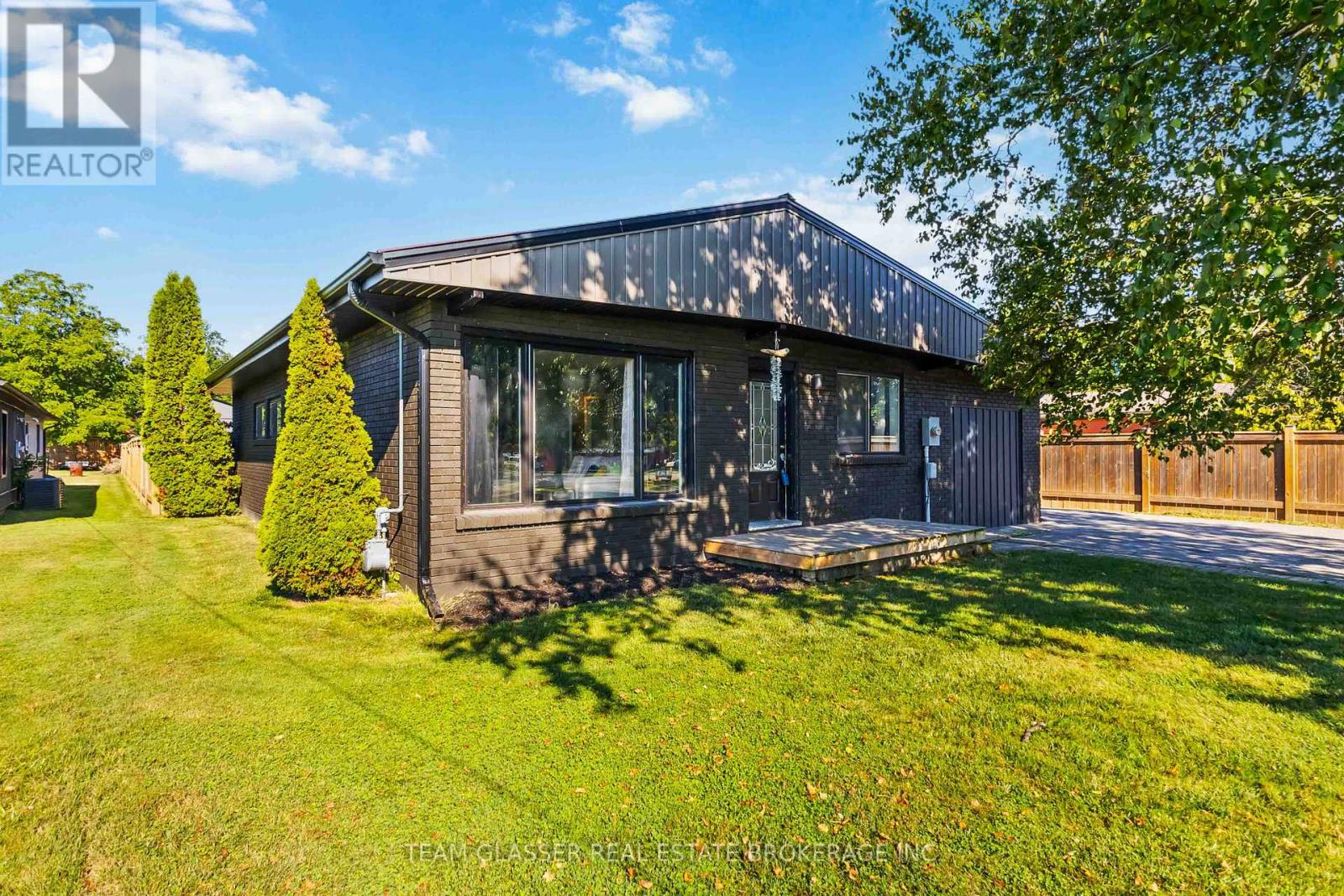 11241 Imperial Road, Malahide, Ontario  N5H 2R3 - Photo 4 - X12821172