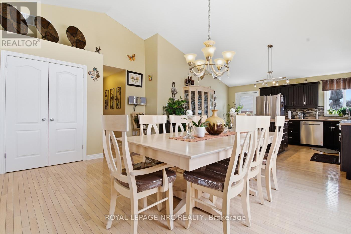 225 Colbeck Drive, Welland, Ontario  L3C 7M3 - Photo 10 - X12821154