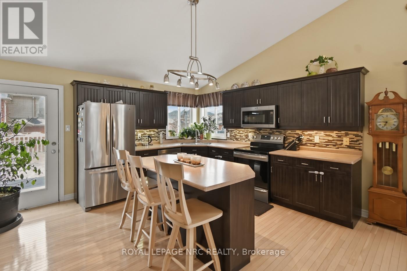 225 Colbeck Drive, Welland, Ontario  L3C 7M3 - Photo 14 - X12821154