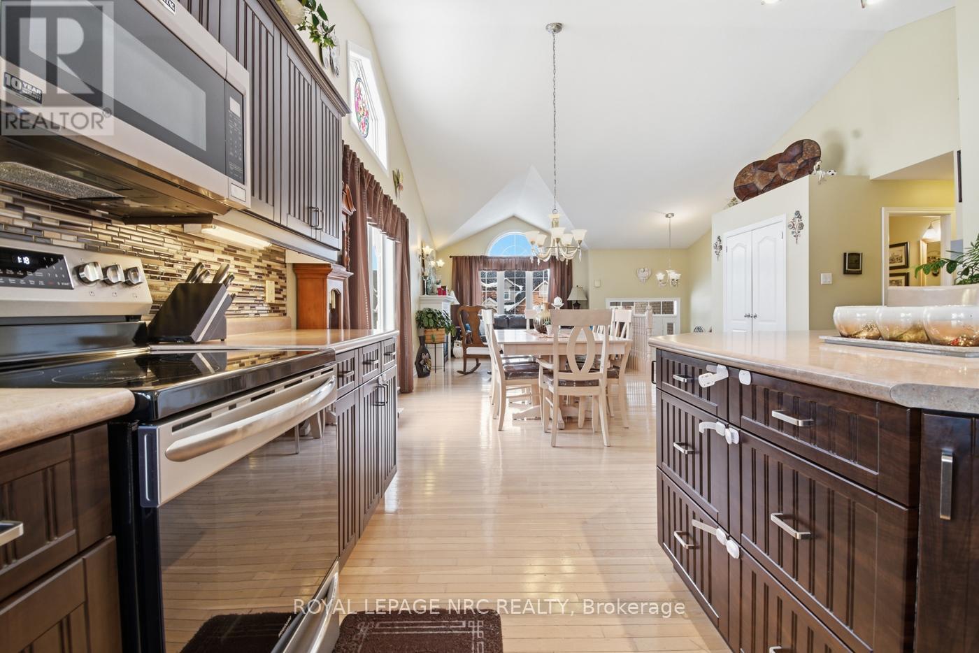 225 Colbeck Drive, Welland, Ontario  L3C 7M3 - Photo 17 - X12821154