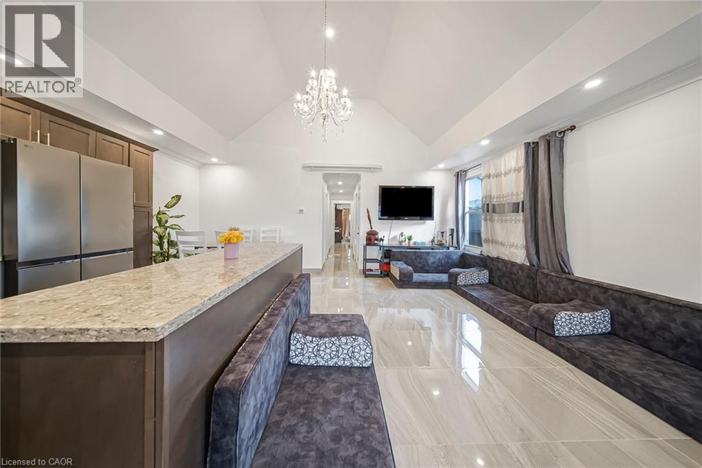 118 Cope Street, Hamilton, Ontario  L8H 5B4 - Photo 3 - 40805793