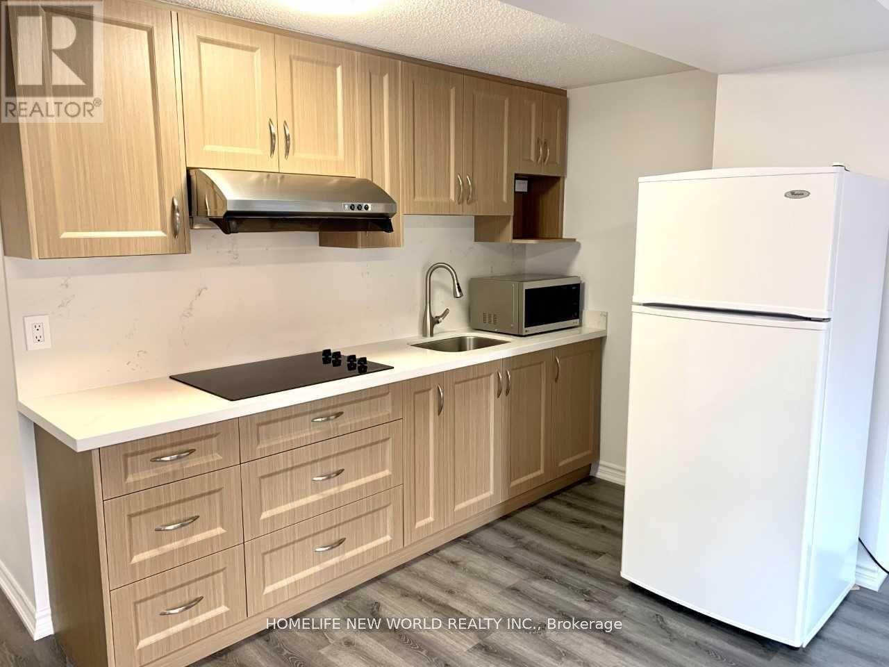 Main Floor - 10 Earl Goodyear Road, Markham, Ontario  L6C 0T6 - Photo 4 - N12821180